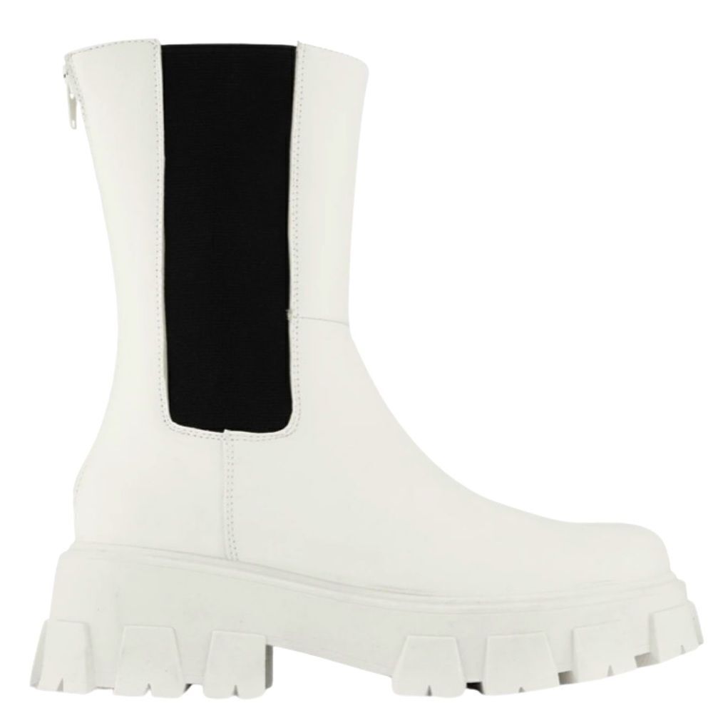 Chelsea Boots! - Picture 2 of 3